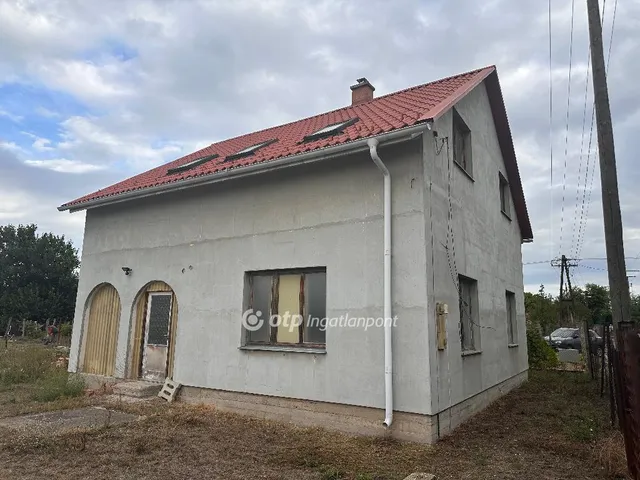 Eladó ház Cegléd 135 nm