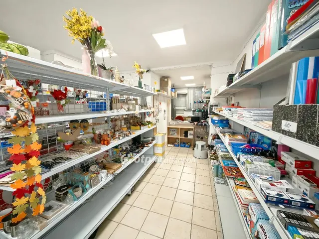 Eladó kereskedelmi és ipari ingatlan Kisújszállás 45 nm