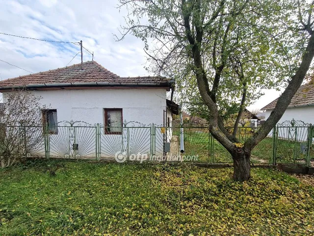 Eladó ház Abádszalók 45 nm