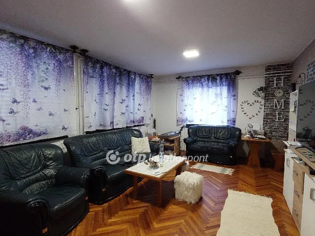 Eladó ház Tiszaroff 108 nm