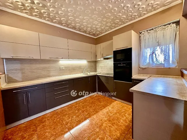 Eladó ház Kengyel 165 nm