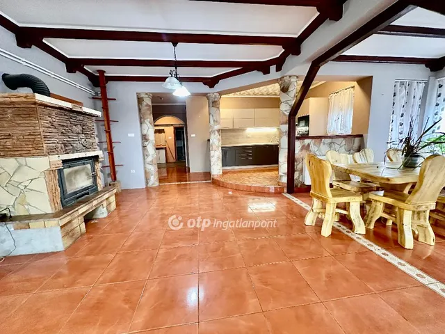 Eladó ház Kengyel 165 nm