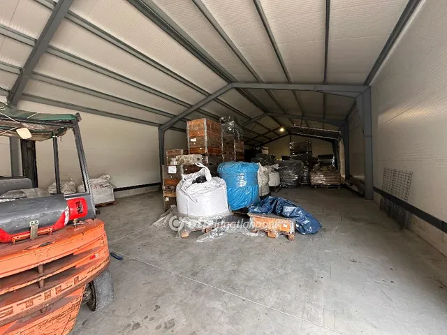 Eladó kereskedelmi és ipari ingatlan Albertirsa 350 nm