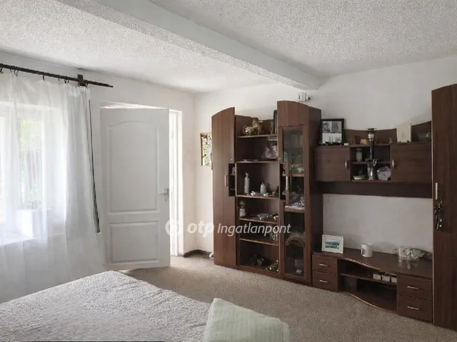 Eladó ház Kenderes 100 nm