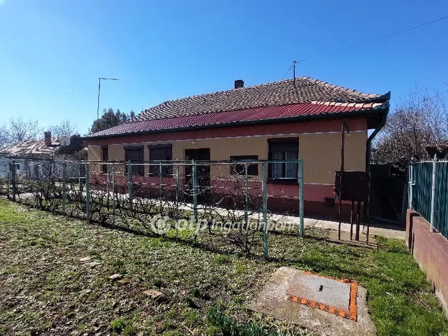 Eladó ház Kisújszállás 77 nm