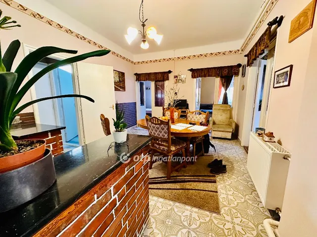 Eladó ház Cegléd 218 nm