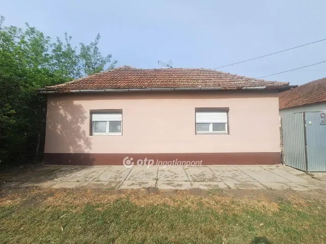 Eladó ház Magyarbánhegyes 128 nm
