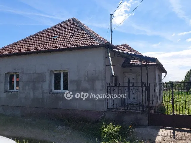 Eladó ház Tiszatenyő 93 nm