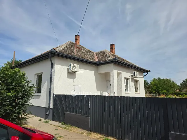 Eladó ház Kisújszállás 81 nm