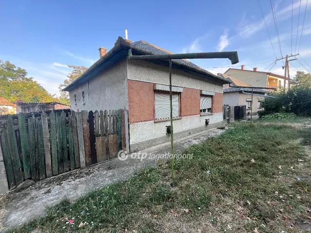 Eladó ház Kunhegyes 42 nm