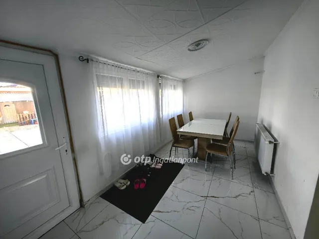 Eladó lakás Karcag 134 nm