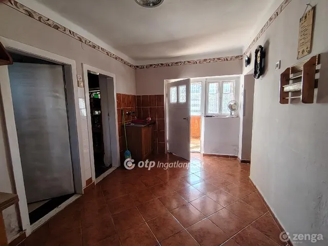 Eladó ház Tiszaszentimre 77 nm