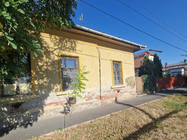 Eladó lakás Karcag 89 nm