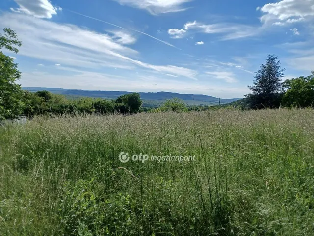 Eladó telek Gyermely 2093 nm