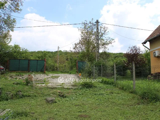Eladó telek Biatorbágy 1064 nm