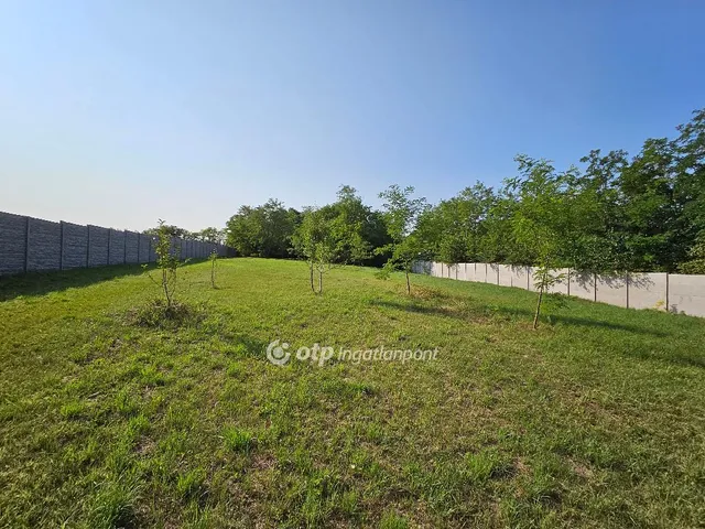 Kiadó telek Komárom 5732 nm