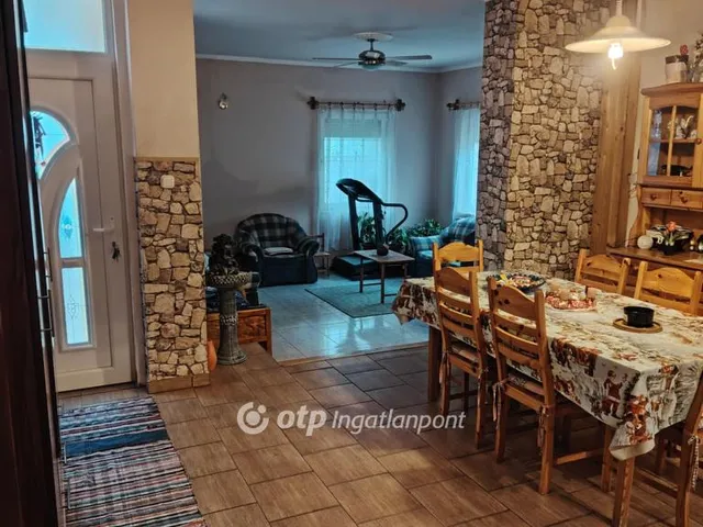 Eladó ház Szomor 96 nm