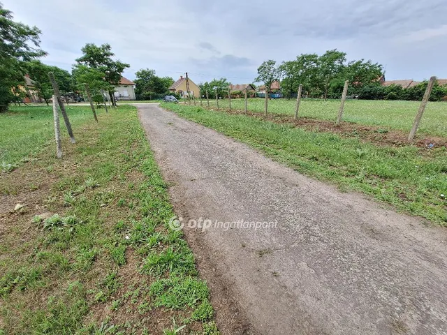 Eladó telek Tiszakécske, Kerekdomb 836 nm