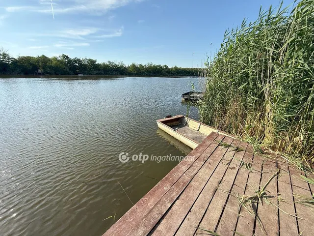 Eladó ház Cibakháza, Nyaralóövezet 43 nm
