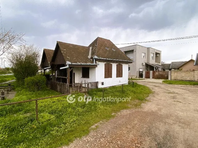 Eladó kereskedelmi és ipari ingatlan Túrkeve 124 nm
