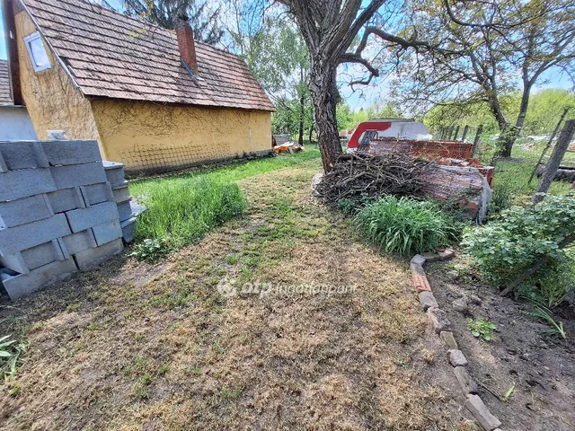 Eladó telek Cibakháza 1205 nm