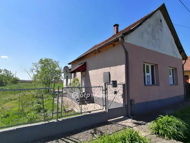 Eladó ház Nagyiván 64 nm