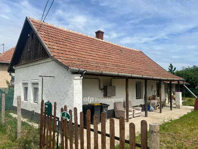 Eladó ház Újszász 70 nm