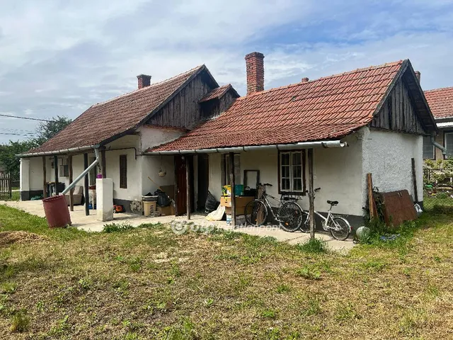 Eladó ház Újszász 70 nm