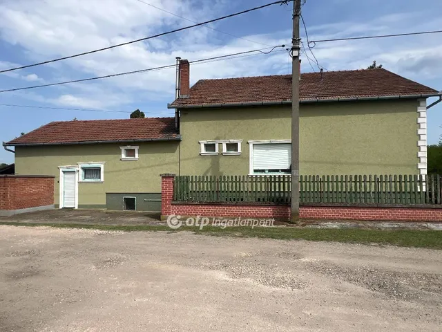 Eladó ház Tápiószele 130 nm