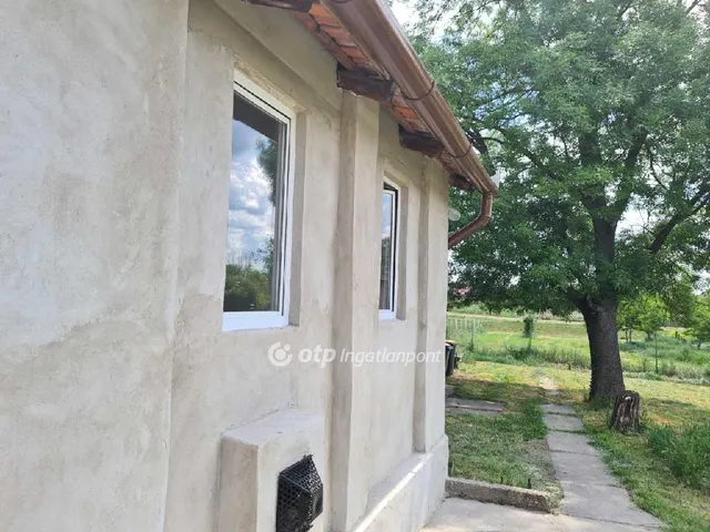 Eladó ház Újszász 57 nm