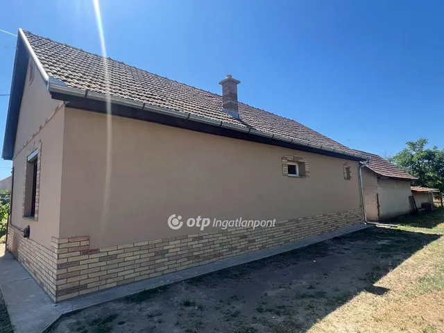 Eladó ház Tápiószele 70 nm