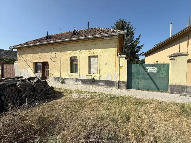 Eladó ház Tiszakécske 108 nm