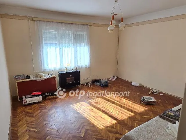 Eladó ház Szolnok, Tigázzal szemben 100 nm
