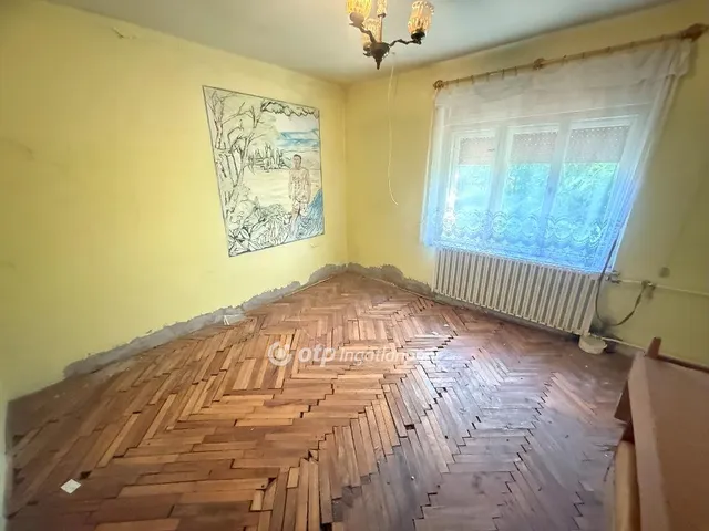 Eladó ház Tiszakécske, Központ 81 nm