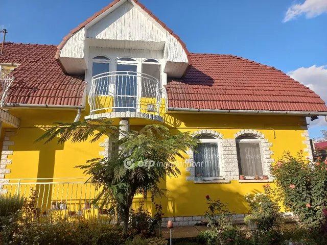Eladó ház Szolnok, Csendes 120 nm