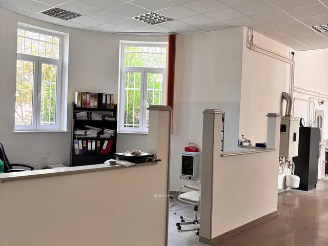 Eladó kereskedelmi és ipari ingatlan Szolnok 113 nm