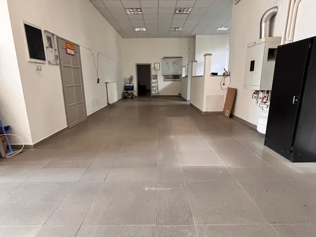 Eladó kereskedelmi és ipari ingatlan Szolnok, belváros 113 nm
