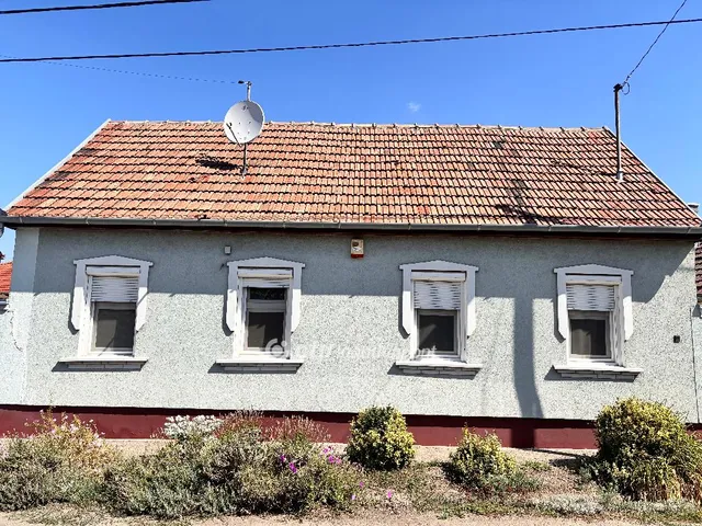 Eladó ház Szolnok 71 nm
