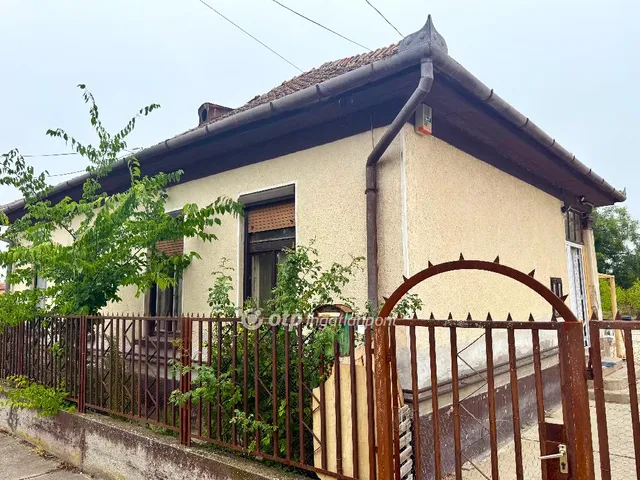 Eladó ház Tápiószele 102 nm