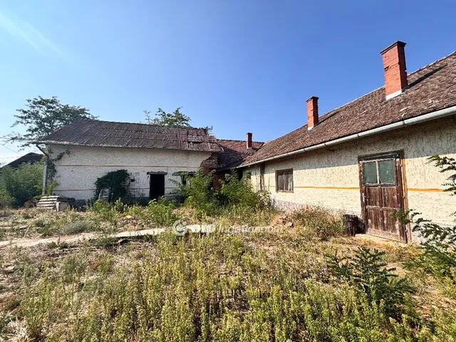 Eladó telek Cserkeszőlő 1546 nm