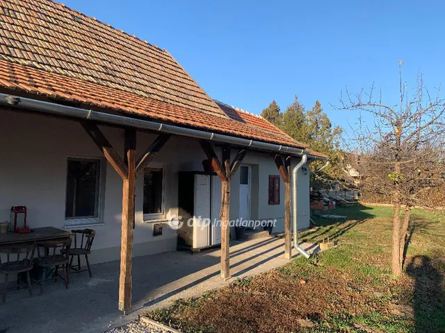 Eladó ház Újszász 70 nm