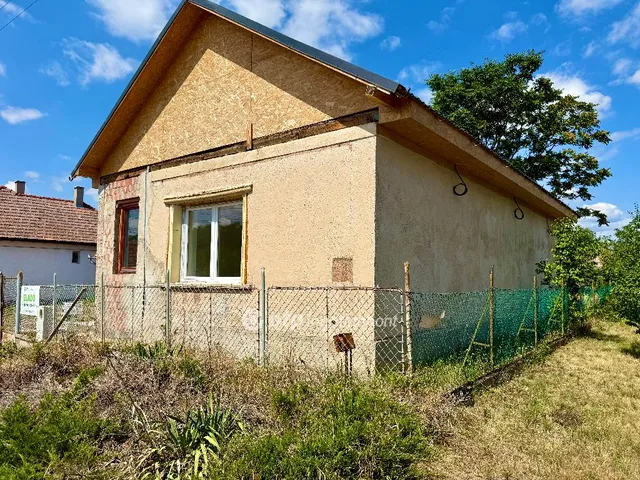 Eladó ház Újszilvás 66 nm