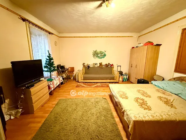 Eladó lakás Tápiószele 62 nm