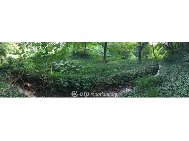 Eladó telek Pécs 1470 nm