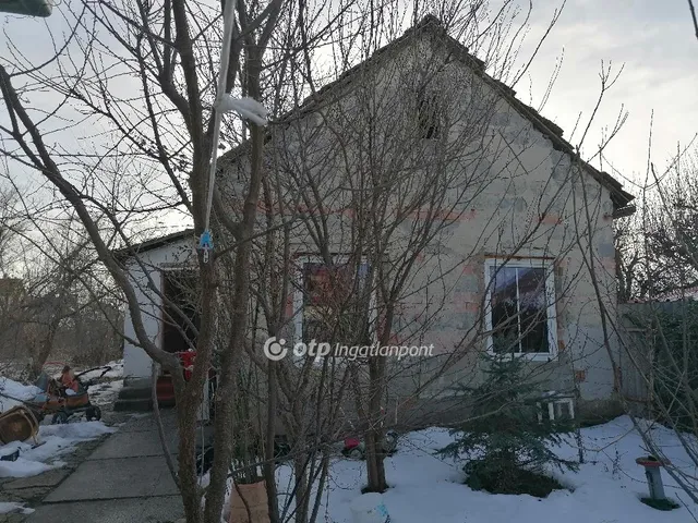 Eladó ház Szolnok 56 nm