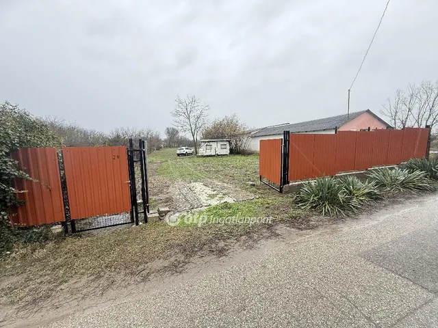 Eladó telek Tiszakécske 2632 nm