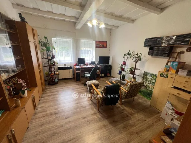 Eladó ház Újszász 70 nm