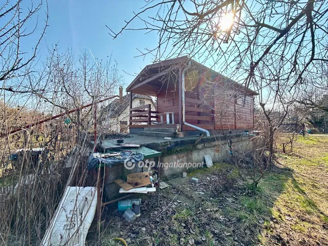 Eladó üdülő és hétvégi ház Szolnok 18 nm