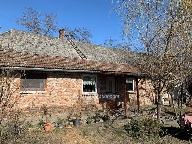 Eladó mezőgazdasági ingatlan Fegyvernek 75 nm