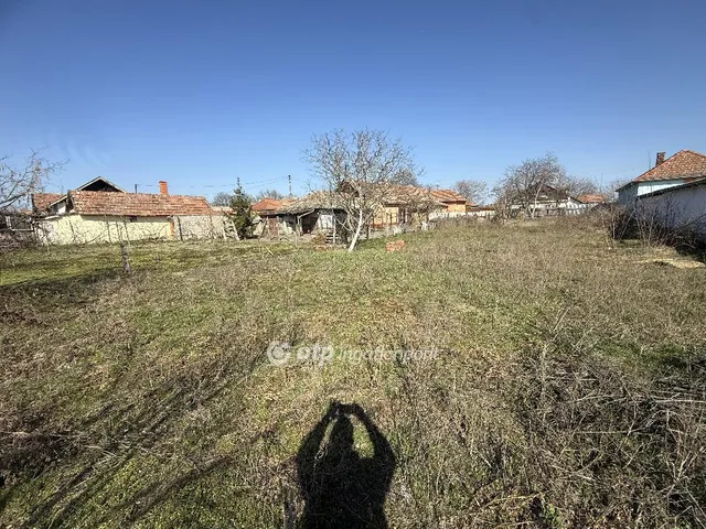 Eladó telek Tiszakécske 845 nm